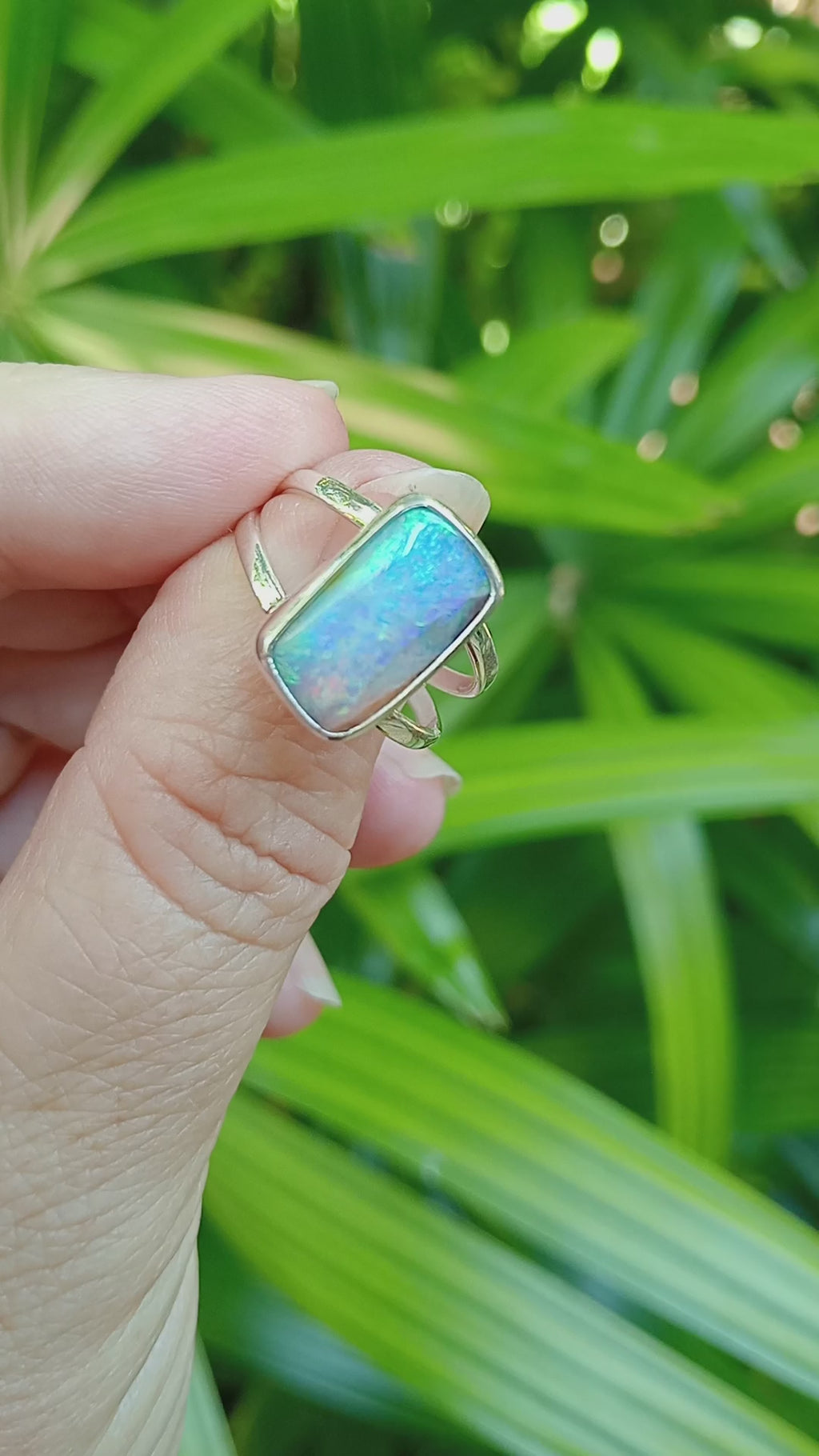 Australian Coober Pedy pretty amazing bolder opal, silver ring size Q